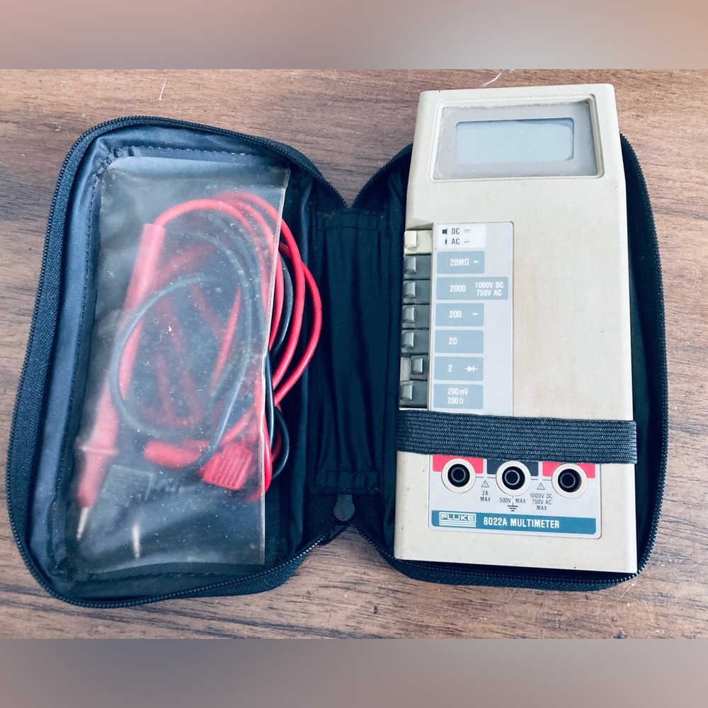 Vtg Fluke 8022A Digital Electronic Multimeter w/Probes Leads Case Tested Working